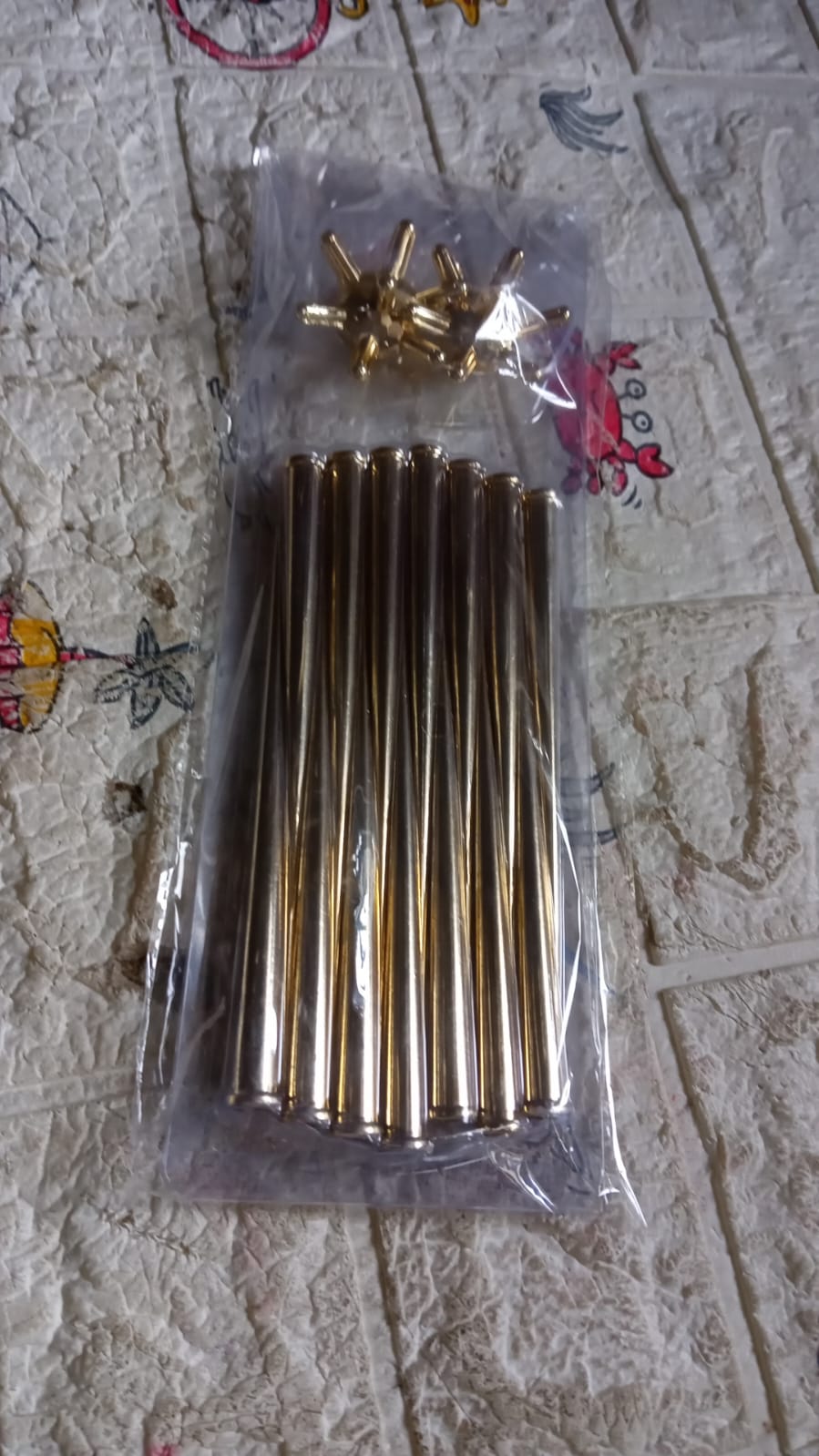 3D Gold Star Hanging Decoration Star, Acrylic Look Hanging Luminous Star for Windows, Home, Garden Festive Embellishments for Holiday Parties Weddings Birthday Home Decoration (Small)