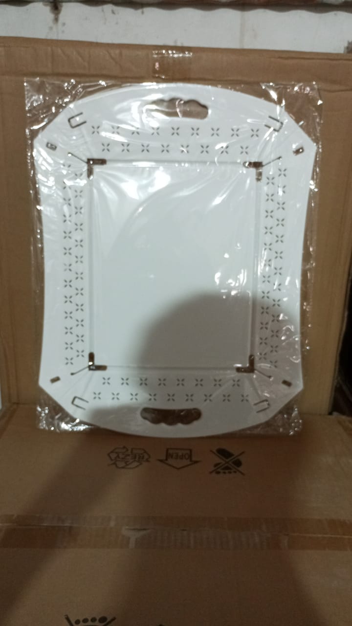 Foldable Plastic Serving Tray - Portable with Handle for Kitchen & Dining (1pc)